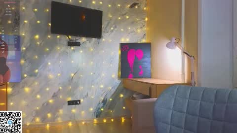 Sandy online show from December 21, 2025, 11:23 pm