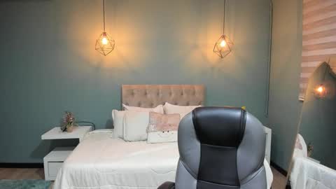 Cataleya online show from December 3, 2025, 11:41 am