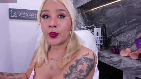 Danika online show from December 2, 2024, 2:19 pm