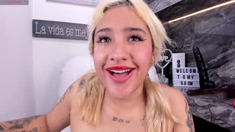 Danika online show from December 10, 2024, 2:06 pm