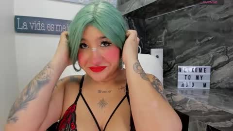 Danika online show from December 5, 2025, 11:08 am