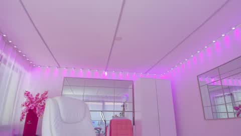 miss_diamond__ online show from May 16, 2026, 10:36 am