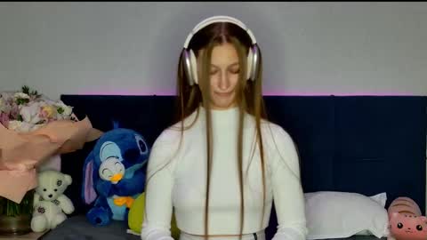 Snapshot of miss_emily_miller chatting on October 13, 2025, 5:57 pm Emily online show from October 13, 2025, 5:57 pm