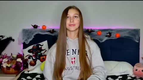 Snapshot of miss_emily_miller chatting on November 3, 2025, 5:25 pm Emily online show from November 3, 2025, 5:25 pm