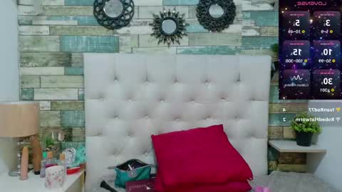 miss_evans_ online show from April 30, 2026, 5:52 pm