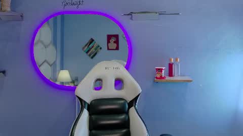 miss_evans_ online show from June 23, 2026, 9:13 pm