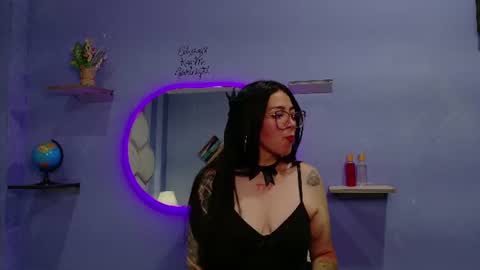 miss_evans_ online show from June 26, 2026, 9:41 pm