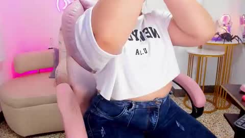 Snapshot of miss_francheska chatting on October 18, 2025, 11:33 am Francheska online show from October 18, 2025, 11:33 am