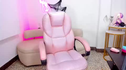 Snapshot of miss_francheska chatting on October 20, 2025, 11:43 am Francheska online show from October 20, 2025, 11:43 am