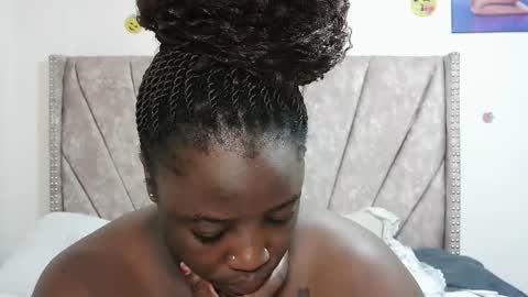 miss_godess online show from November 4, 2025, 4:22 am