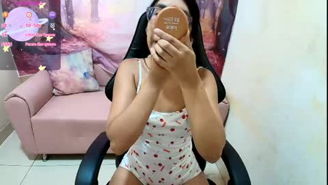 Snapshot of miss_helensexy chatting on June 3, 2026, 11:35 am miss_helensexy online show from June 3, 2026, 11:35 am