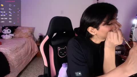 Asami  online show from November 3, 2025, 3:52 am