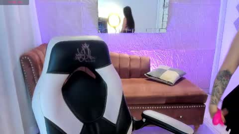 Isabella online show from June 17, 2026, 1:01 pm
