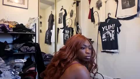 Snapshot of miss_ivory chatting on February 17, 2026, 12:40 am Miss Ivory online show from February 17, 2026, 12:40 am