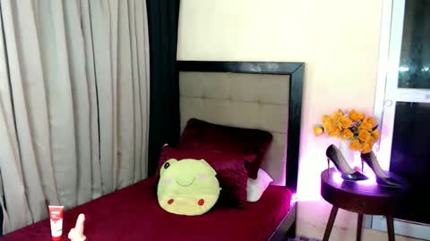 twinny pie online show from January 30, 2025, 6:00 pm