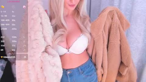 Snapshot of miss_jollie chatting on March 3, 2025, 8:27 am miss_jollie online show from March 3, 2025, 8:27 am