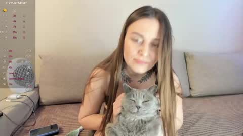 Kitty online show from May 15, 2026, 2:40 am