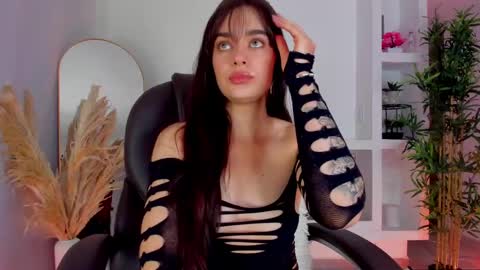 Alana online show from February 23, 2025, 11:36 pm