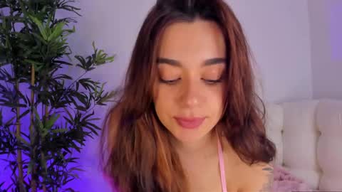 Alana online show from September 19, 2025, 1:40 am