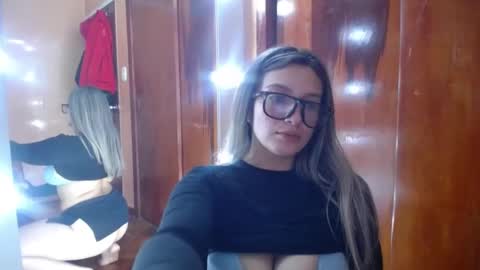 lilieth  online show from February 23, 2025, 10:20 pm