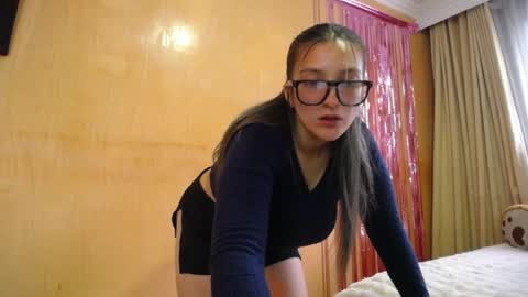lilieth  online show from May 4, 2026, 2:13 pm