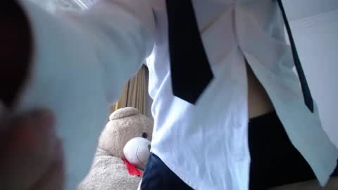 lilieth  online show from May 7, 2026, 1:38 pm