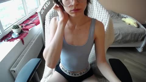 Snapshot of miss_lina_dream chatting on April 4, 2026, 10:57 am Miss Lina online show from April 4, 2026, 10:57 am