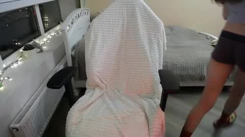 Snapshot of miss_lina_dream chatting on April 19, 2026, 8:55 pm Miss Lina online show from April 19, 2026, 8:55 pm