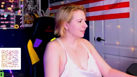 miss_lisaa online show from April 27, 2026, 3:48 am
