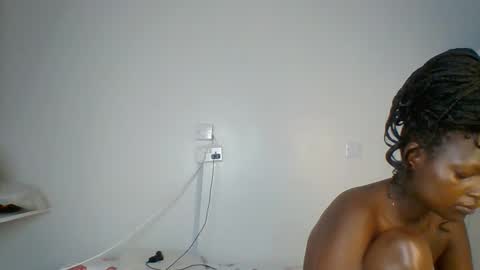 Snapshot of miss_lolah7 chatting on May 5, 2026, 12:46 pm miss_lolah7 online show from May 5, 2026, 12:46 pm