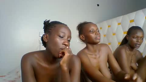 Snapshot of miss_lolah7 chatting on May 7, 2026, 11:54 pm miss_lolah7 online show from May 7, 2026, 11:54 pm