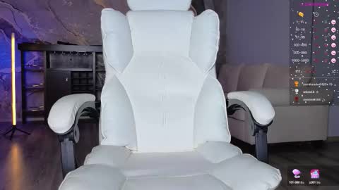 Snapshot of miss_long_legs chatting on October 7, 2025, 1:52 pm Melina online show from October 7, 2025, 1:52 pm