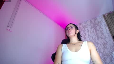 Snapshot of miss_merlin_ chatting on April 19, 2026, 4:23 am Merlin online show from April 19, 2026, 4:23 am