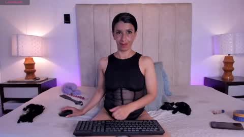 miss_milf_ online show from May 5, 2026, 8:17 pm