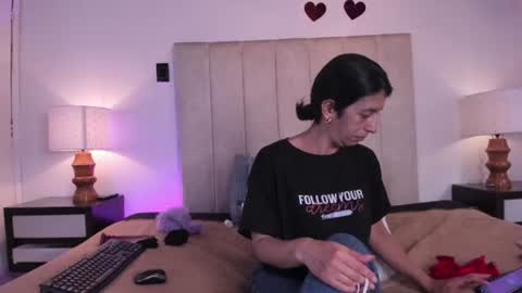 Snapshot of miss_milf_ chatting on July 1, 2026, 8:19 pm miss_milf_ online show from July 1, 2026, 8:19 pm
