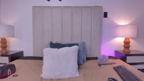 Snapshot of miss_milf_ chatting on July 8, 2026, 8:02 pm miss_milf_ online show from July 8, 2026, 8:02 pm