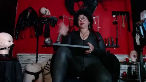 Snapshot of miss_mirandaa chatting on July 5, 2026, 12:50 am Mistress Miranda online show from July 5, 2026, 12:50 am