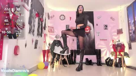 Snapshot of miss_nicolesds chatting on October 7, 2025, 3:31 pm Miss Nicole online show from October 7, 2025, 3:31 pm