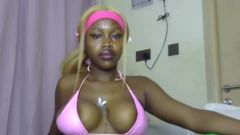 Snapshot of miss_sexyyy chatting on April 14, 2026, 11:33 pm miss_sexyyy online show from April 14, 2026, 11:33 pm