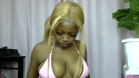 Snapshot of miss_sexyyy chatting on May 9, 2026, 8:30 am miss_sexyyy online show from May 9, 2026, 8:30 am