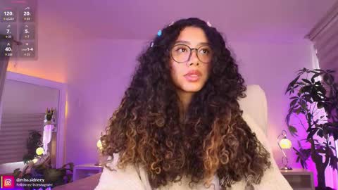 Amy Olivera online show from November 7, 2025, 1:22 pm