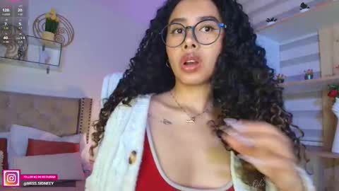 Amy Olivera online show from November 27, 2025, 12:40 pm