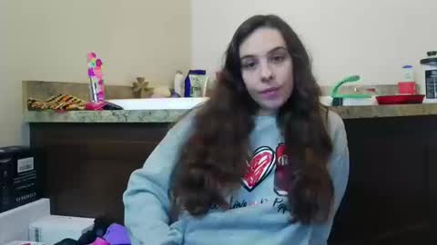 Snapshot of miss_sunshine01 chatting on October 18, 2025, 3:09 am Bella online show from October 18, 2025, 3:09 am