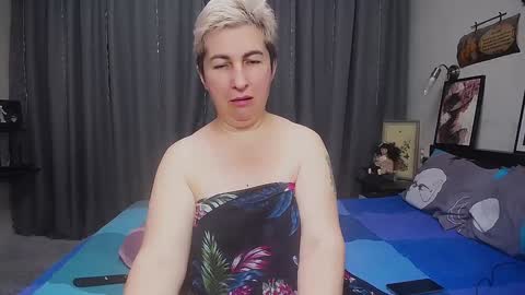 Snapshot of miss_tasha_kom chatting on December 4, 2024, 2:26 pm miss_tasha_kom online show from December 4, 2024, 2:26 pm