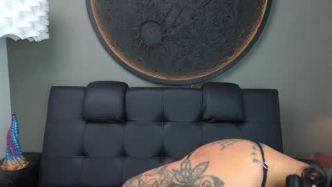 Snapshot of miss_vaiolette chatting on October 9, 2025, 11:08 am Vaiolette online show from October 9, 2025, 11:08 am