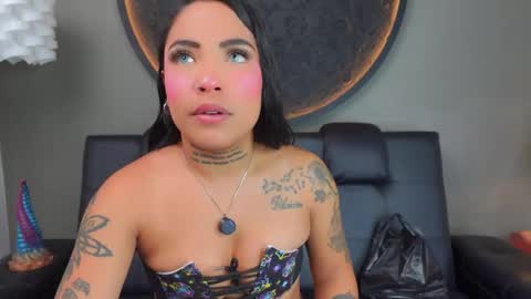 Vaiolette online show from February 2, 2026, 11:09 am