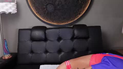 Vaiolette online show from June 9, 2026, 11:11 am