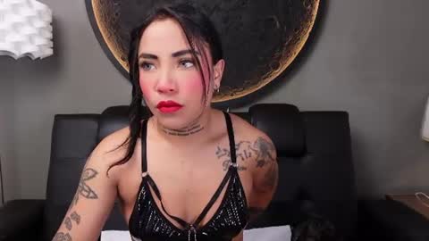 Snapshot of miss_vaiolette chatting on June 27, 2026, 11:04 am Vaiolette online show from June 27, 2026, 11:04 am