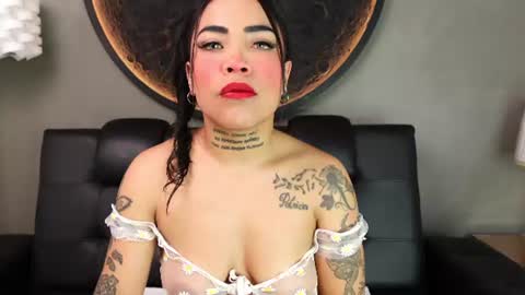 Snapshot of miss_vaiolette chatting on August 6, 2026, 11:23 am Vaiolette online show from August 6, 2026, 11:23 am