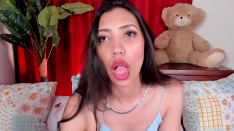 Miss Veronica online show from October 21, 2025, 1:12 pm